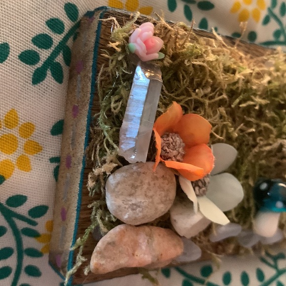 Tiny Fairy Garden With Crystals - Picture 7 of 7